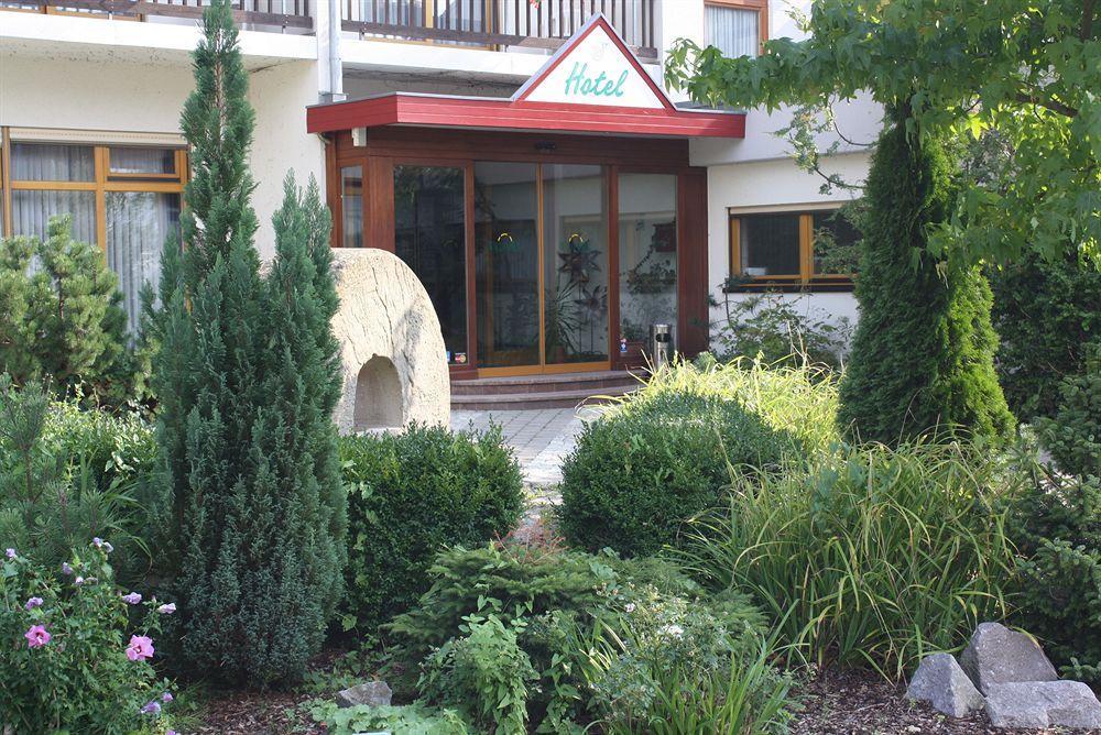 FDH Hotel Waldhorn מראה חיצוני תמונה