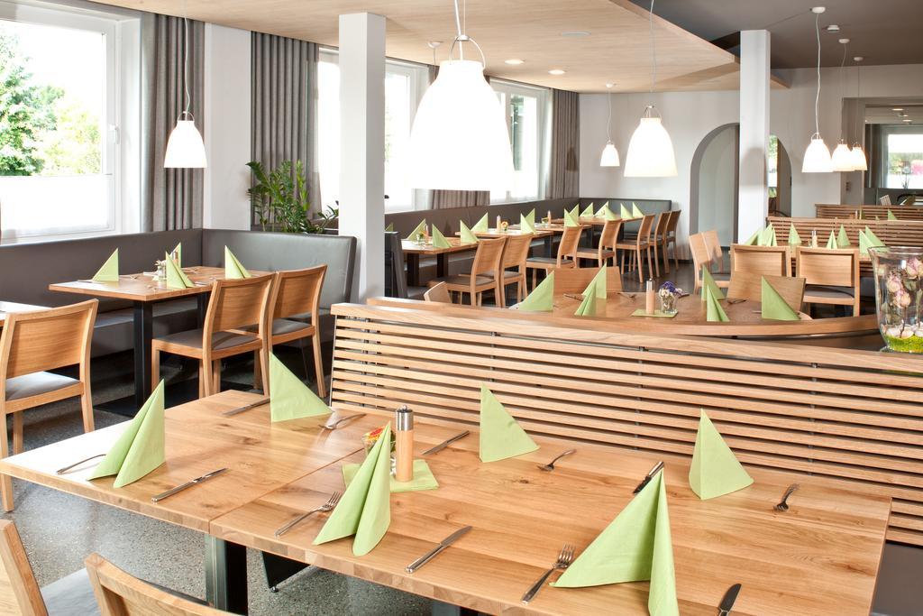FDH Hotel Waldhorn מראה חיצוני תמונה