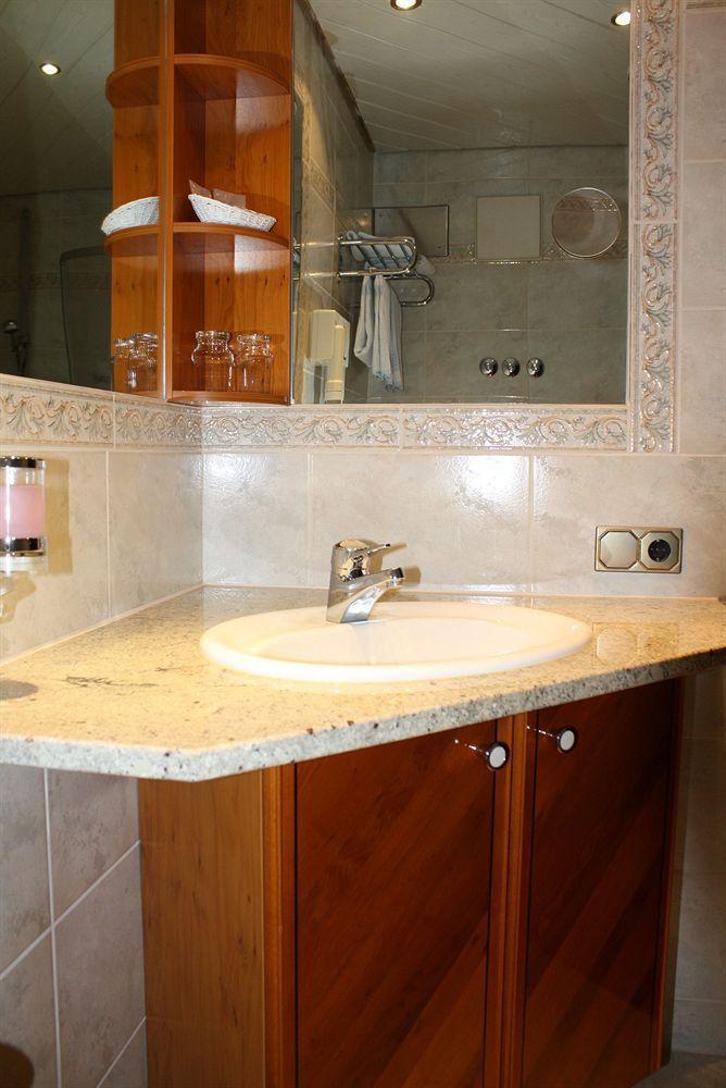 FDH Hotel Waldhorn מראה חיצוני תמונה
