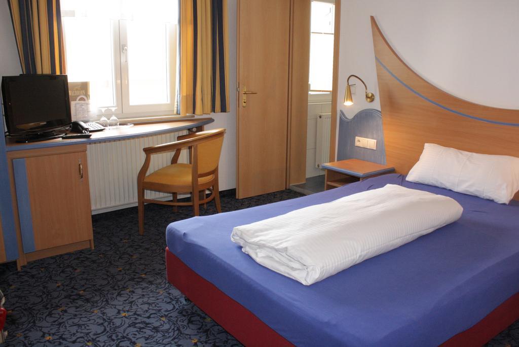 FDH Hotel Waldhorn מראה חיצוני תמונה