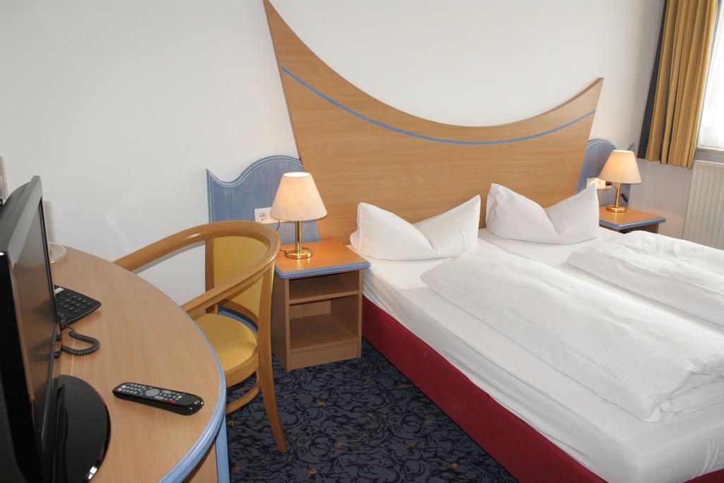 FDH Hotel Waldhorn מראה חיצוני תמונה