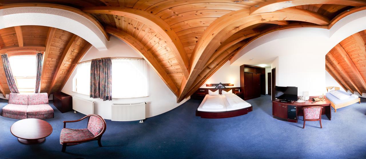 FDH Hotel Waldhorn מראה חיצוני תמונה
